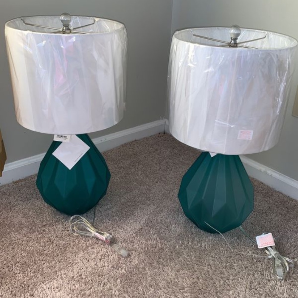 2 Nicole Miller lamps